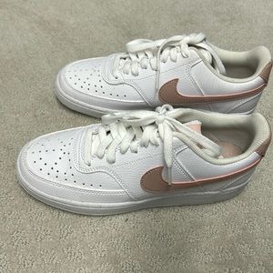 Nike women’s sneakers size 7.5